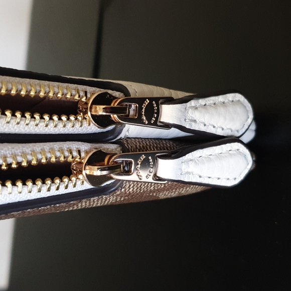 Coach double zip wallet/wristlet in signature canvas - Picture 6 of 8